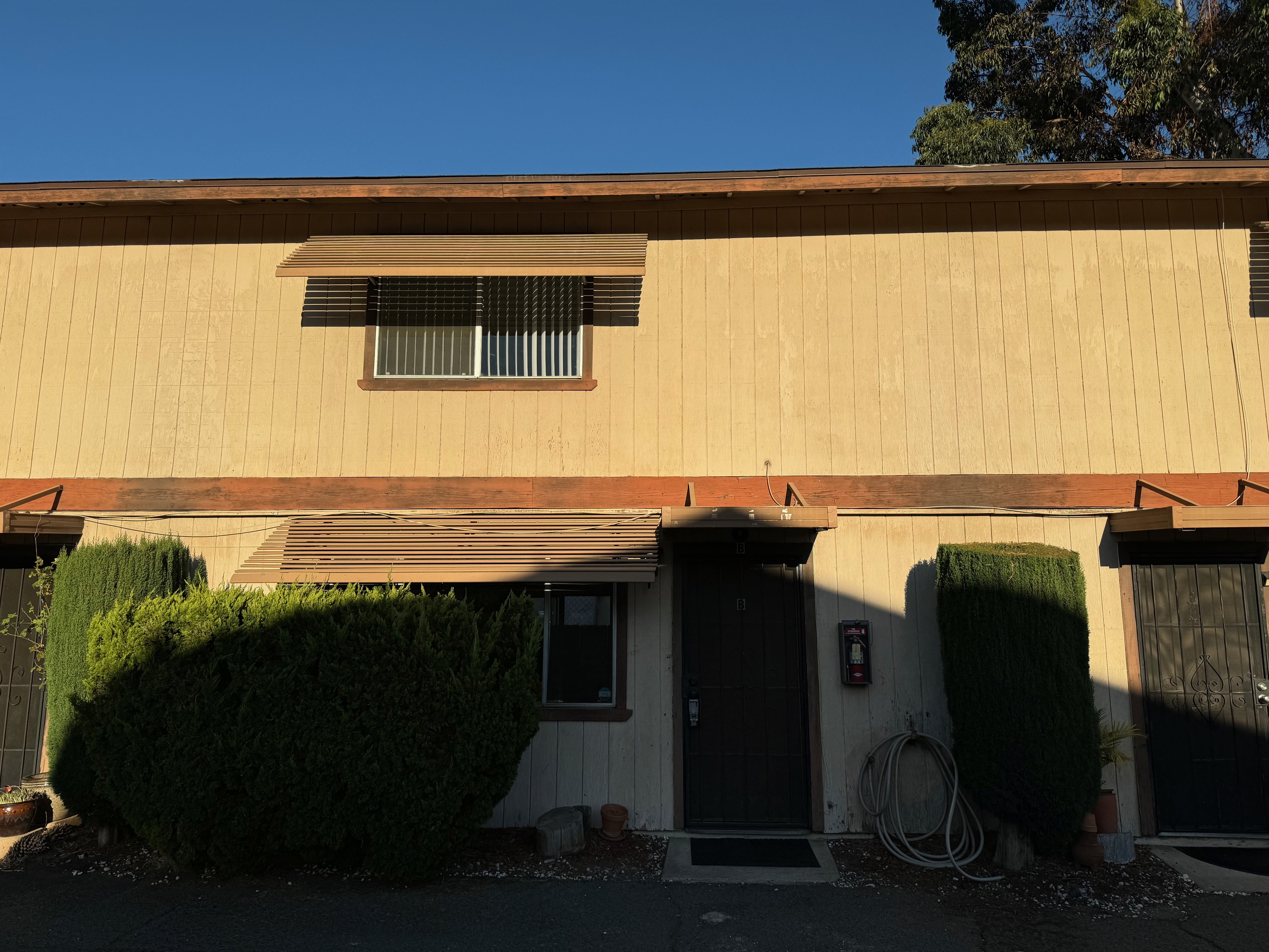 1039 West Lincoln Avenue